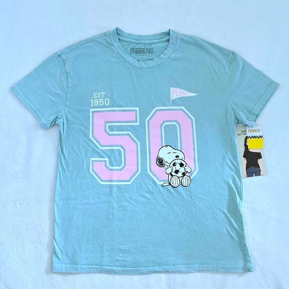 Peanuts🥜 Soccer⚽️ Snoopy🐶 Graphic Tee👕 - NWT